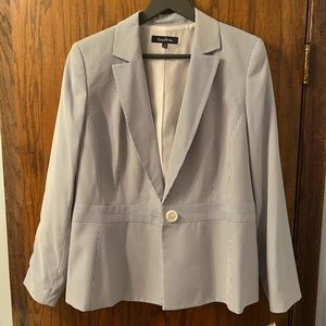 Brand New! Evan-Pierce Blazer in pretty navy & white stripped pattern.